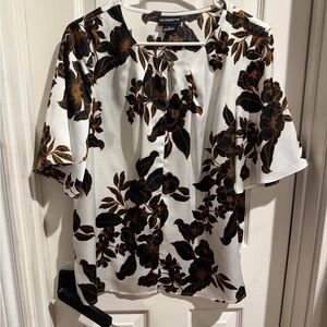 Liz Claiborne White Floral Flutter Sleeve Blouse with Black and Brown Print
